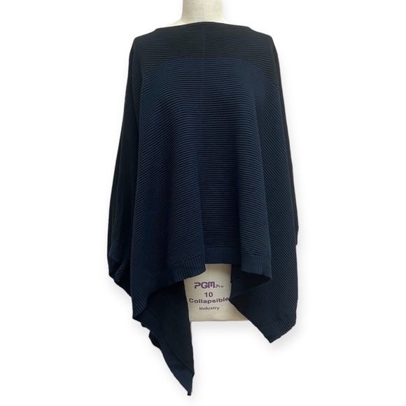 lululemon athletica Sweaters - Lululemon It All Lines Up Poncho in Black / True Navy